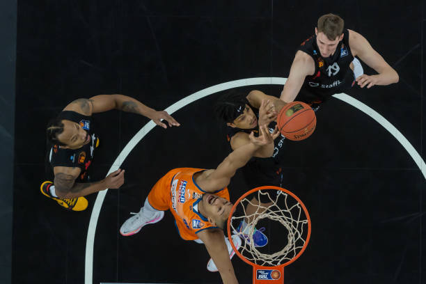 亚的前主帅 亚的前主帅