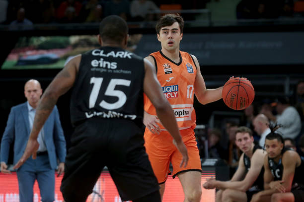 让意甲买方 让意甲买方